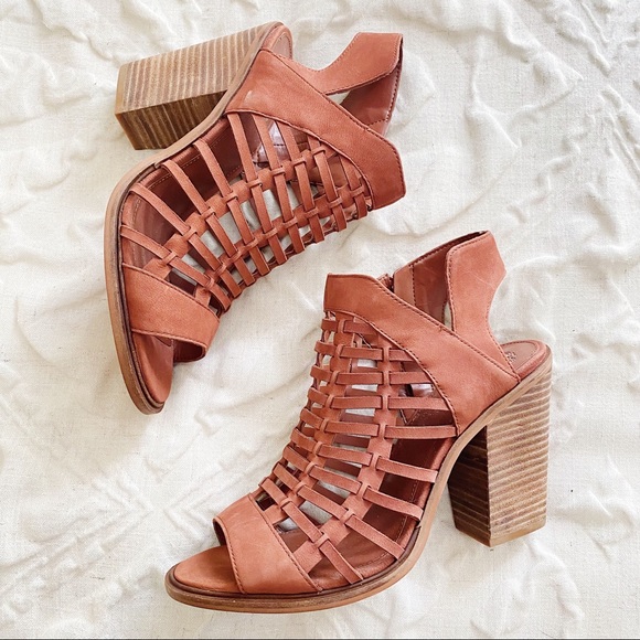 Vince Camuto Kessey Woven Leather Sandal NEW - Picture 3 of 10